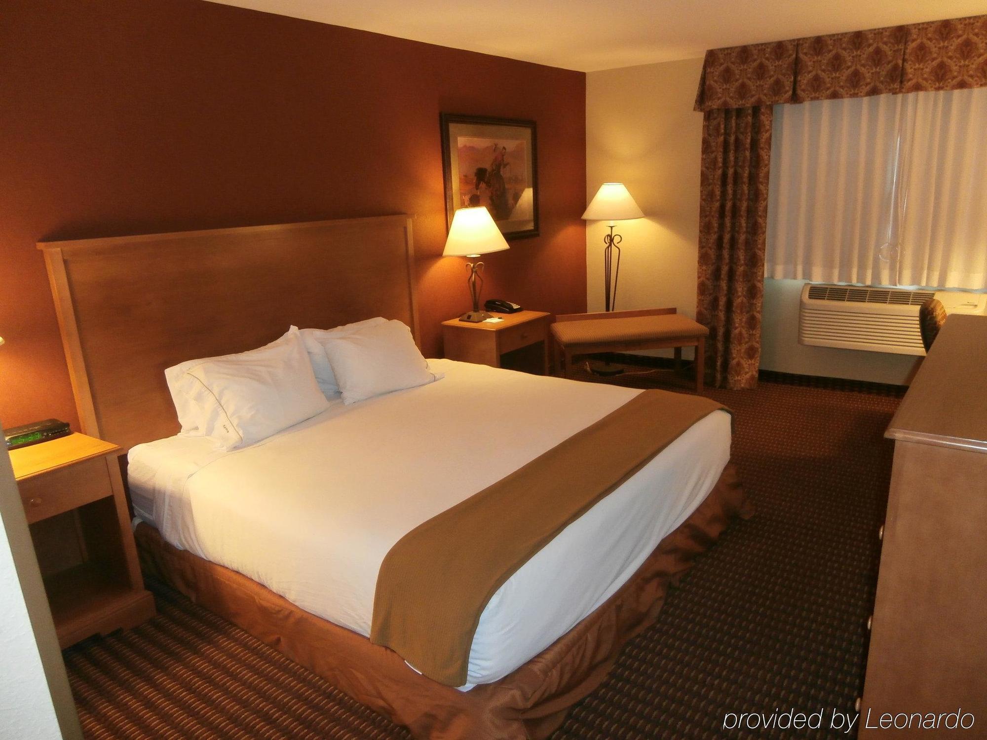 Holiday Inn Express Hotel & Suites Raton By Ihg Exterior foto