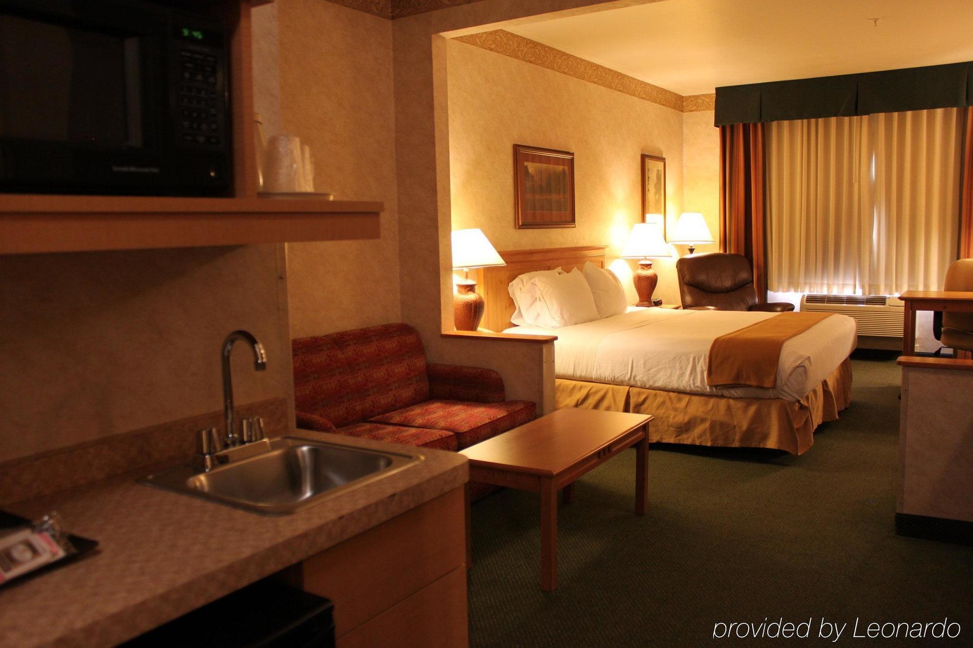 Holiday Inn Express Hotel & Suites Raton By Ihg Exterior foto