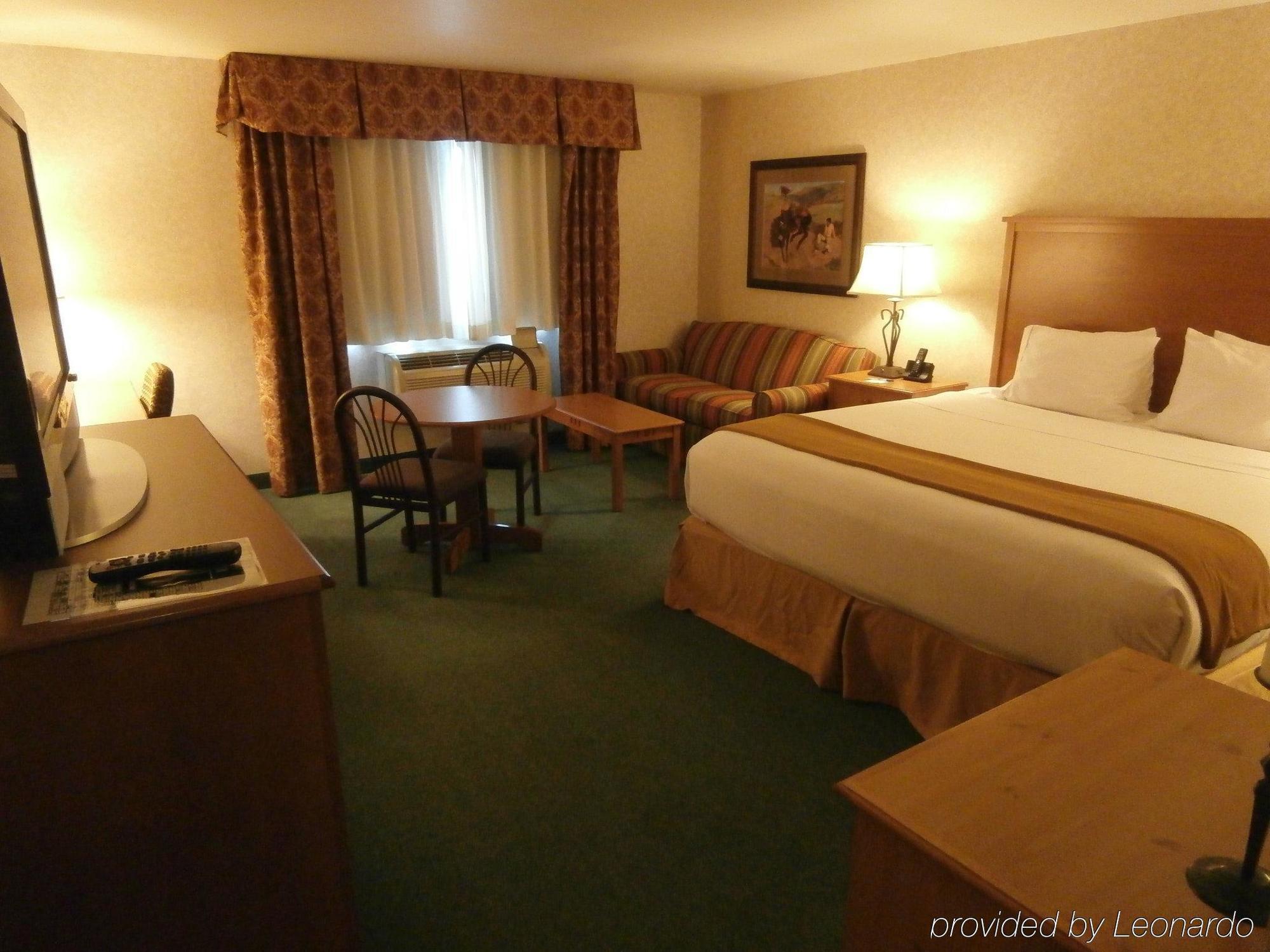 Holiday Inn Express Hotel & Suites Raton By Ihg Exterior foto